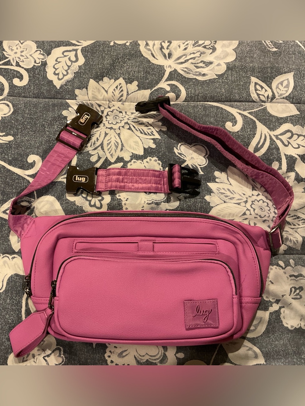 NWOT LUG Hitch Matte Luxe VL Belt Bag, Acai Berry, EXTENDER INCLUDED